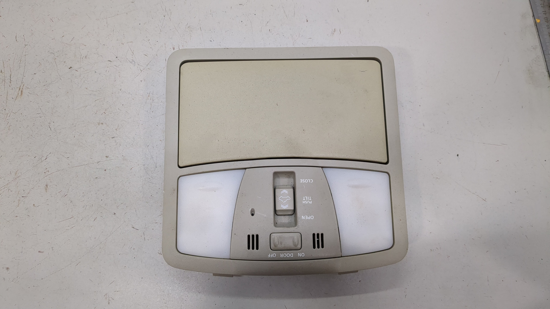 Плафон салонный