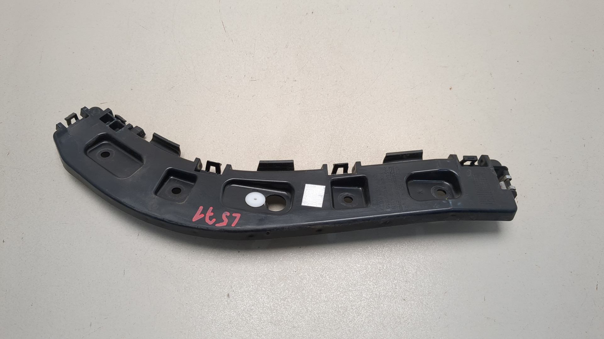 Кронштейн заднего бампера правый