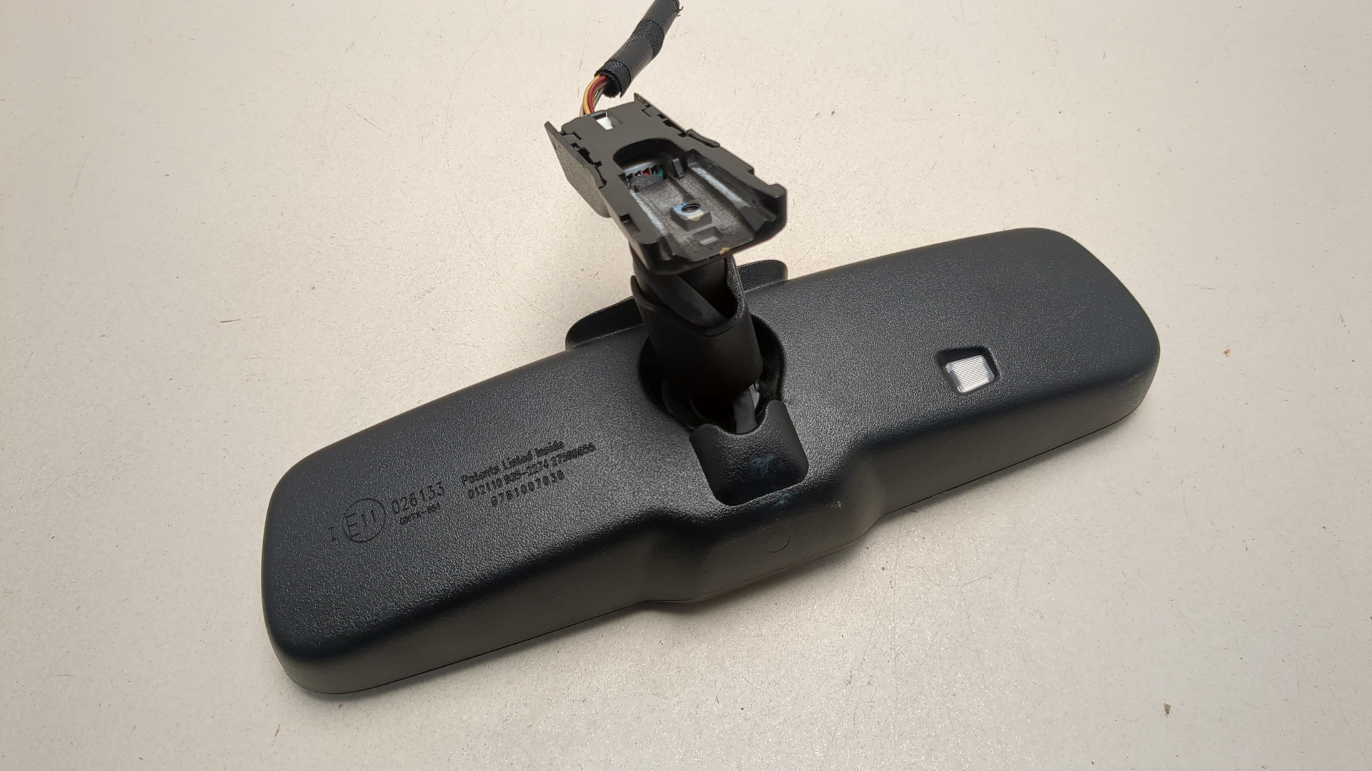 Зеркало заднего вида