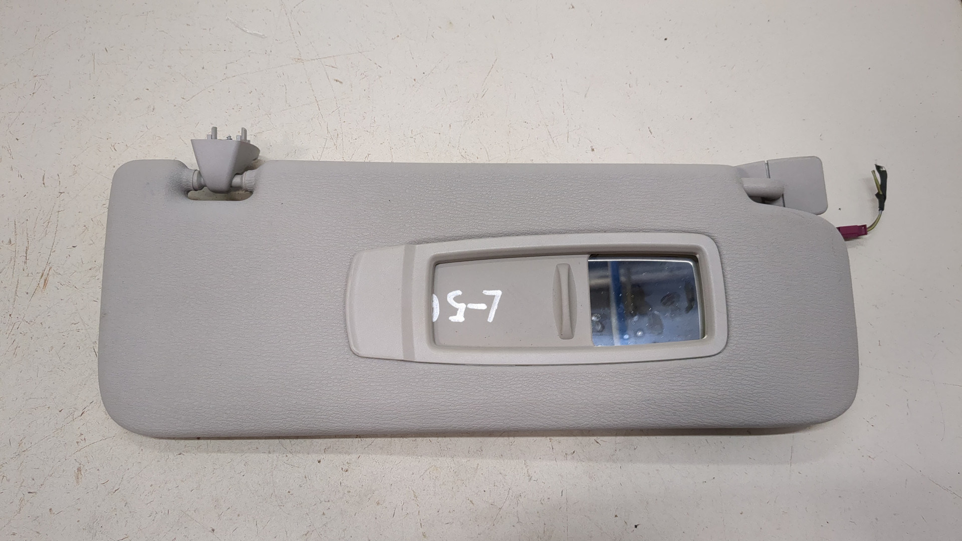 Козырек солнцезащитный