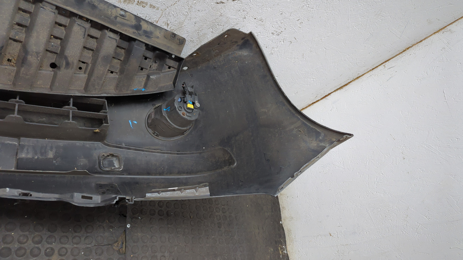 Бампер передний