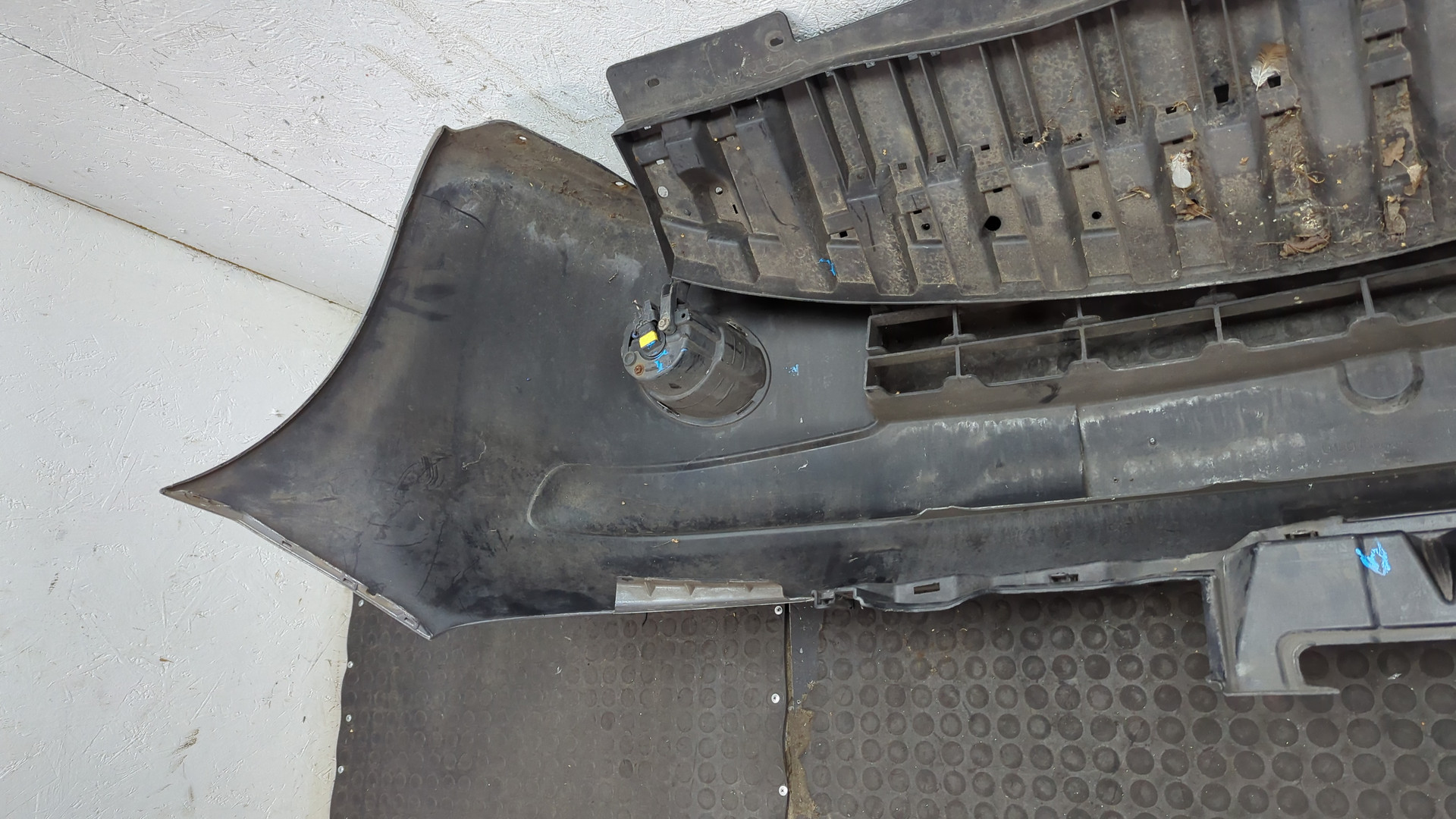 Бампер передний