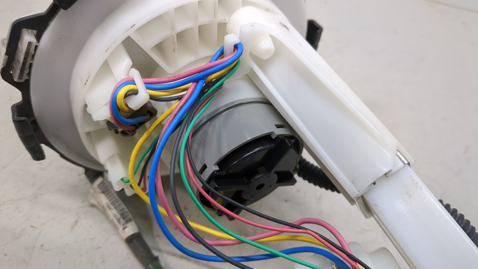 Насос топливный электрический