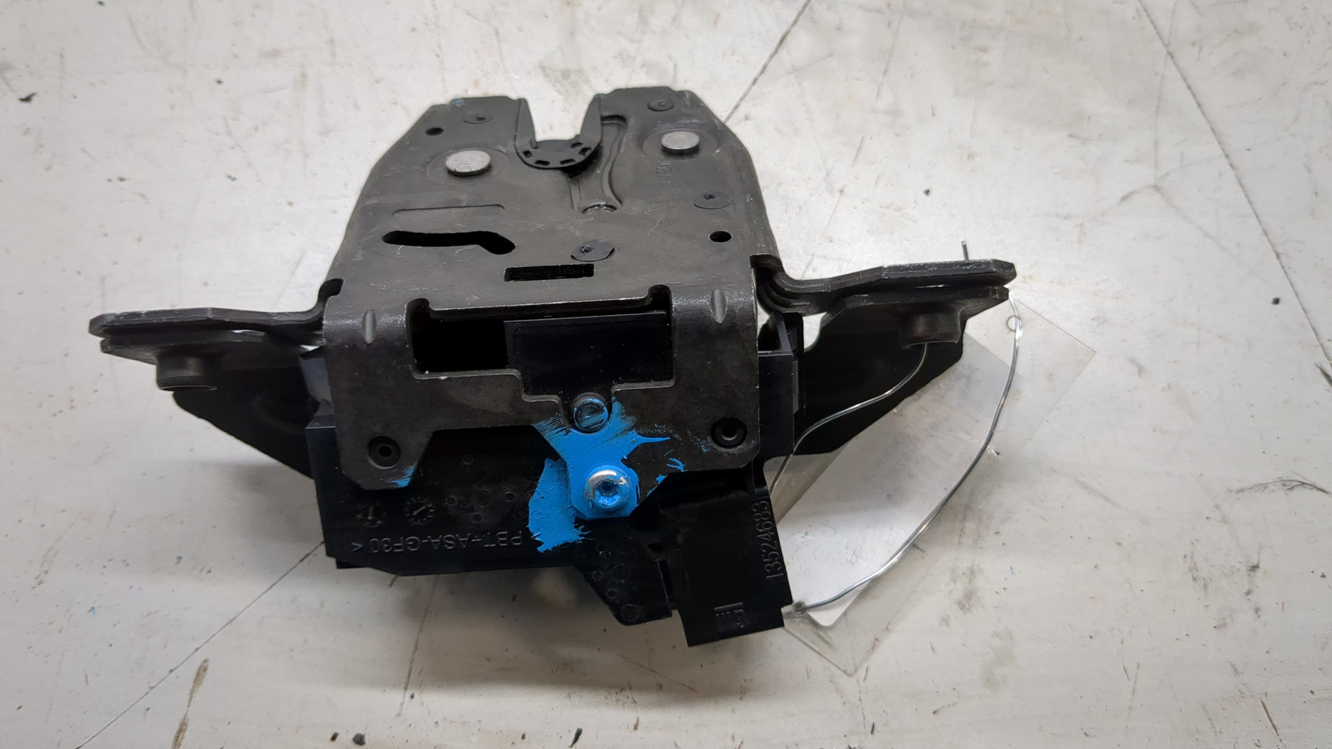 Замок багажника