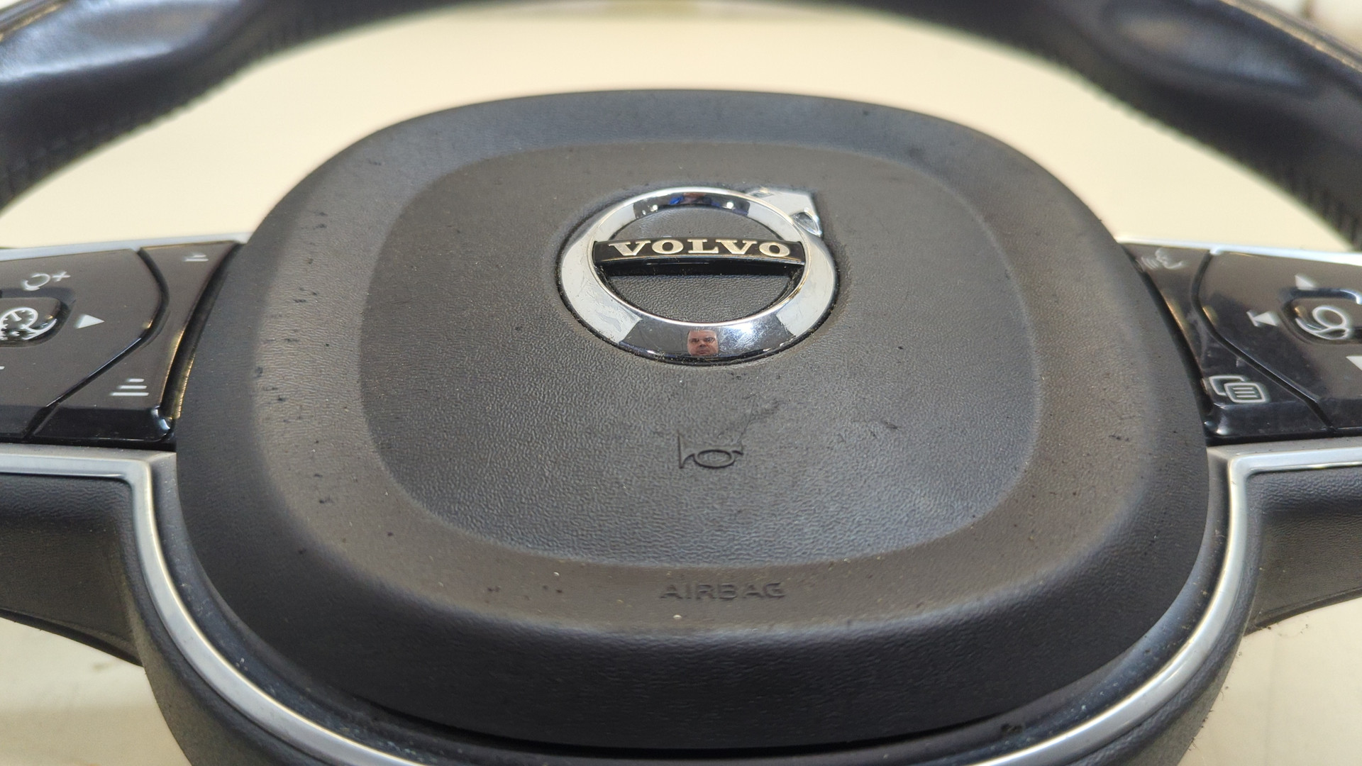 Рулевое колесо (руль)