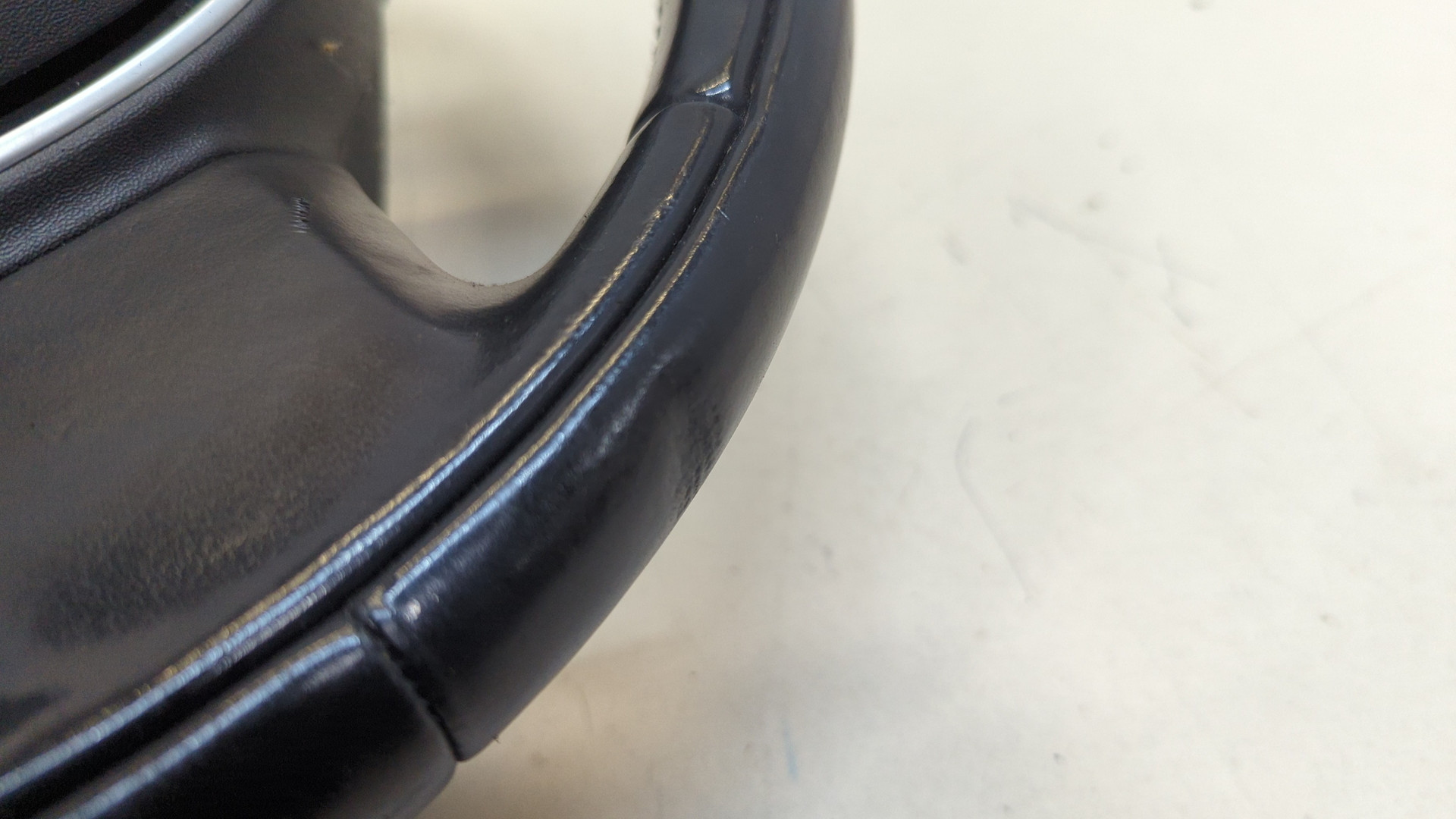 Рулевое колесо (руль)