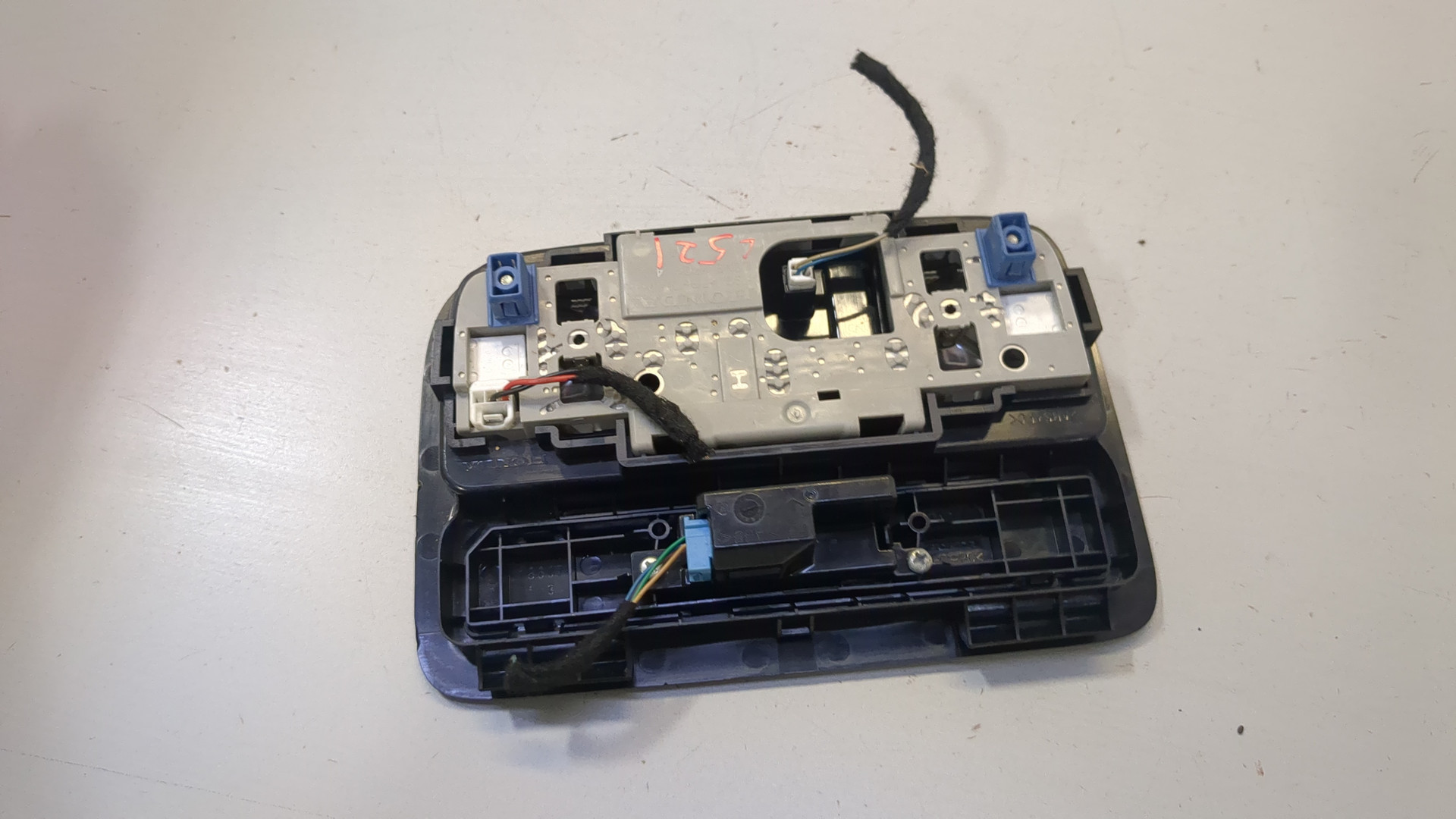 Плафон салонный