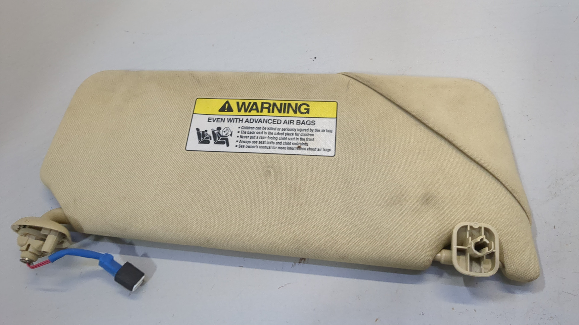 Козырек солнцезащитный