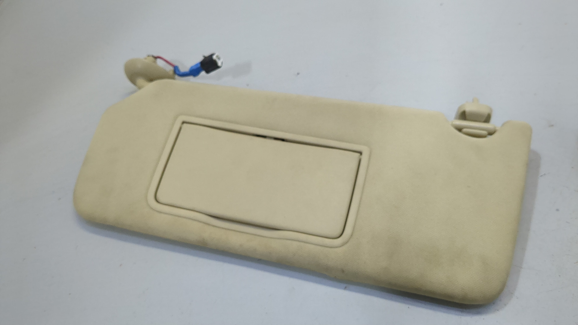 Козырек солнцезащитный