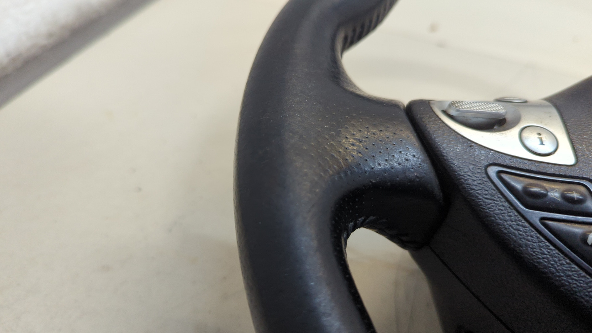 Рулевое колесо (руль)