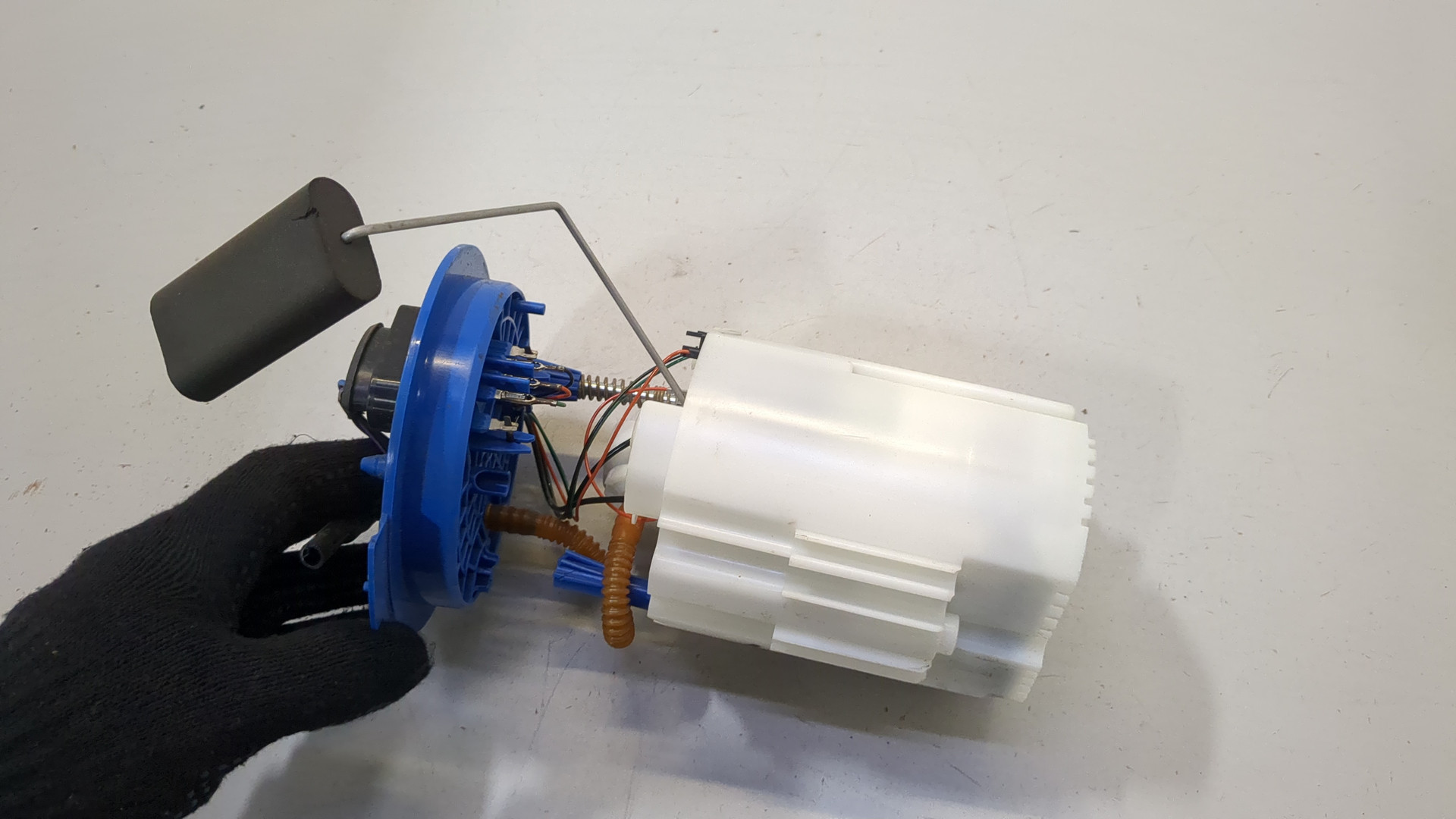 Насос топливный электрический