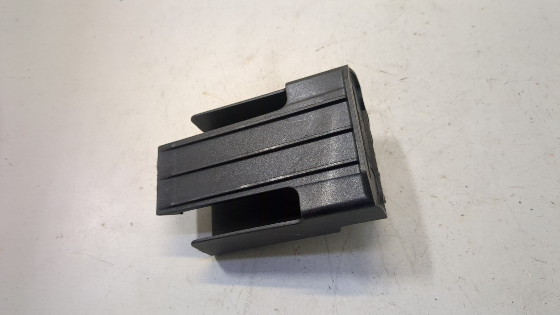 Кронштейн электронного блока управления / контроля