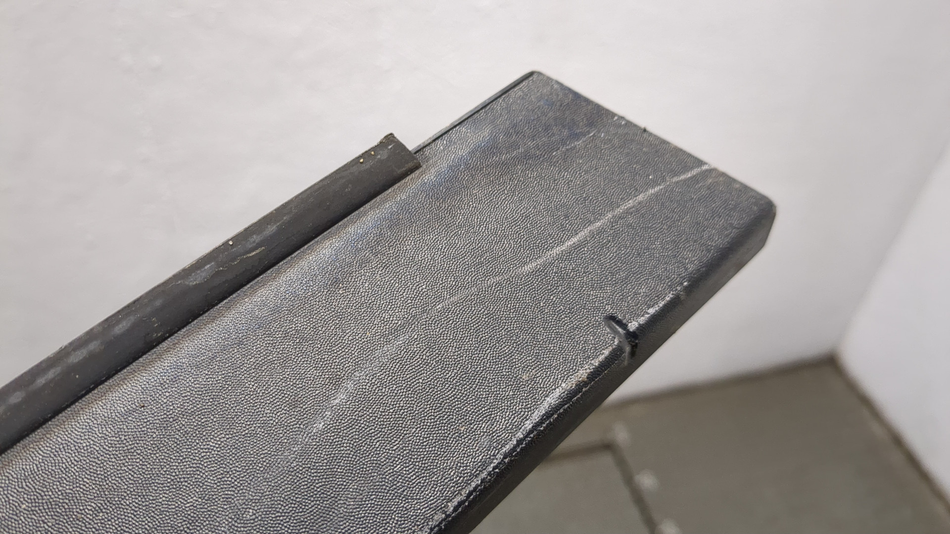 Молдинг крыши левый