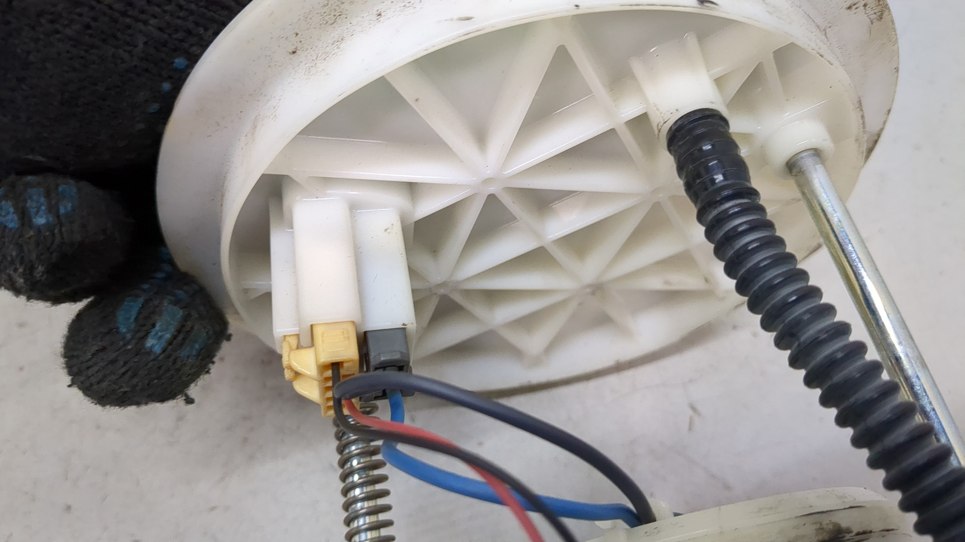 Насос топливный электрический