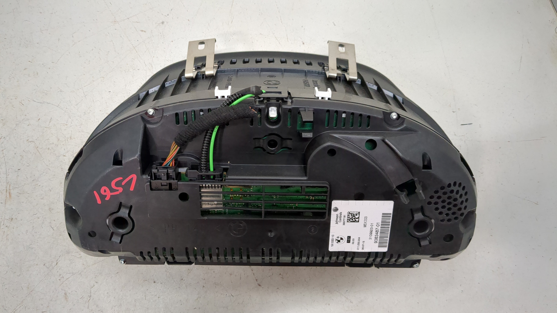 Панель приборов