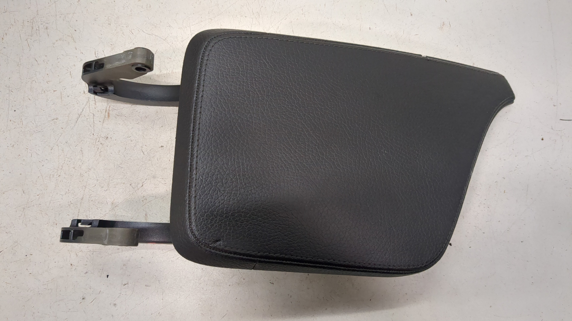 Подлокотник