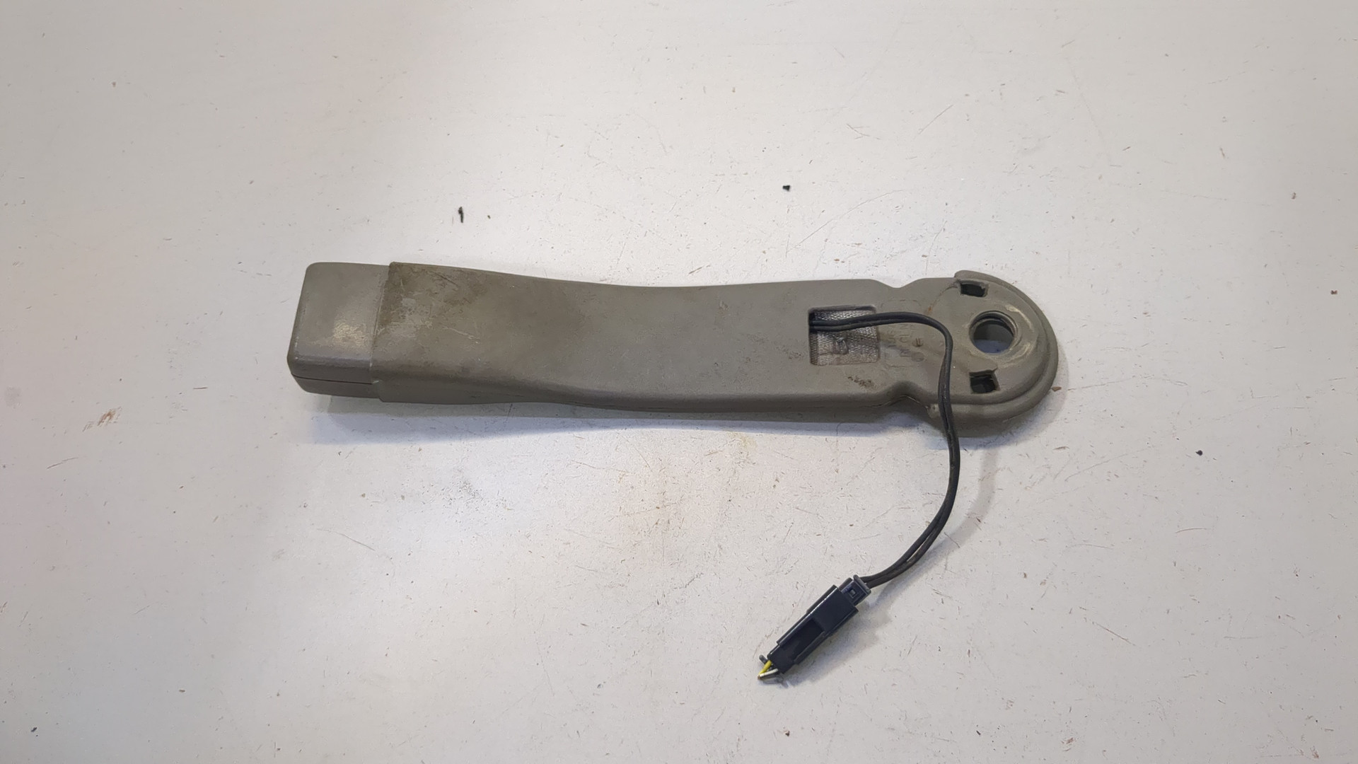 Ответная часть ремня безопасности