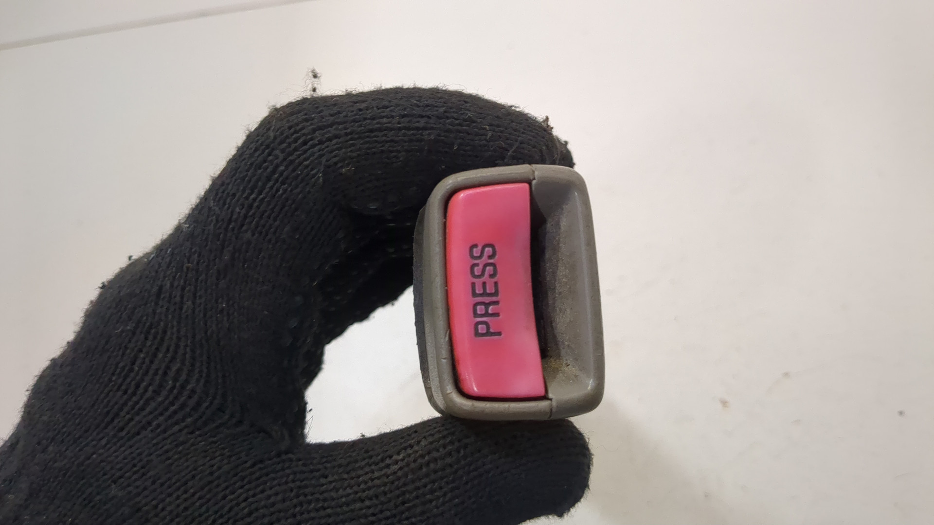 Ответная часть ремня безопасности