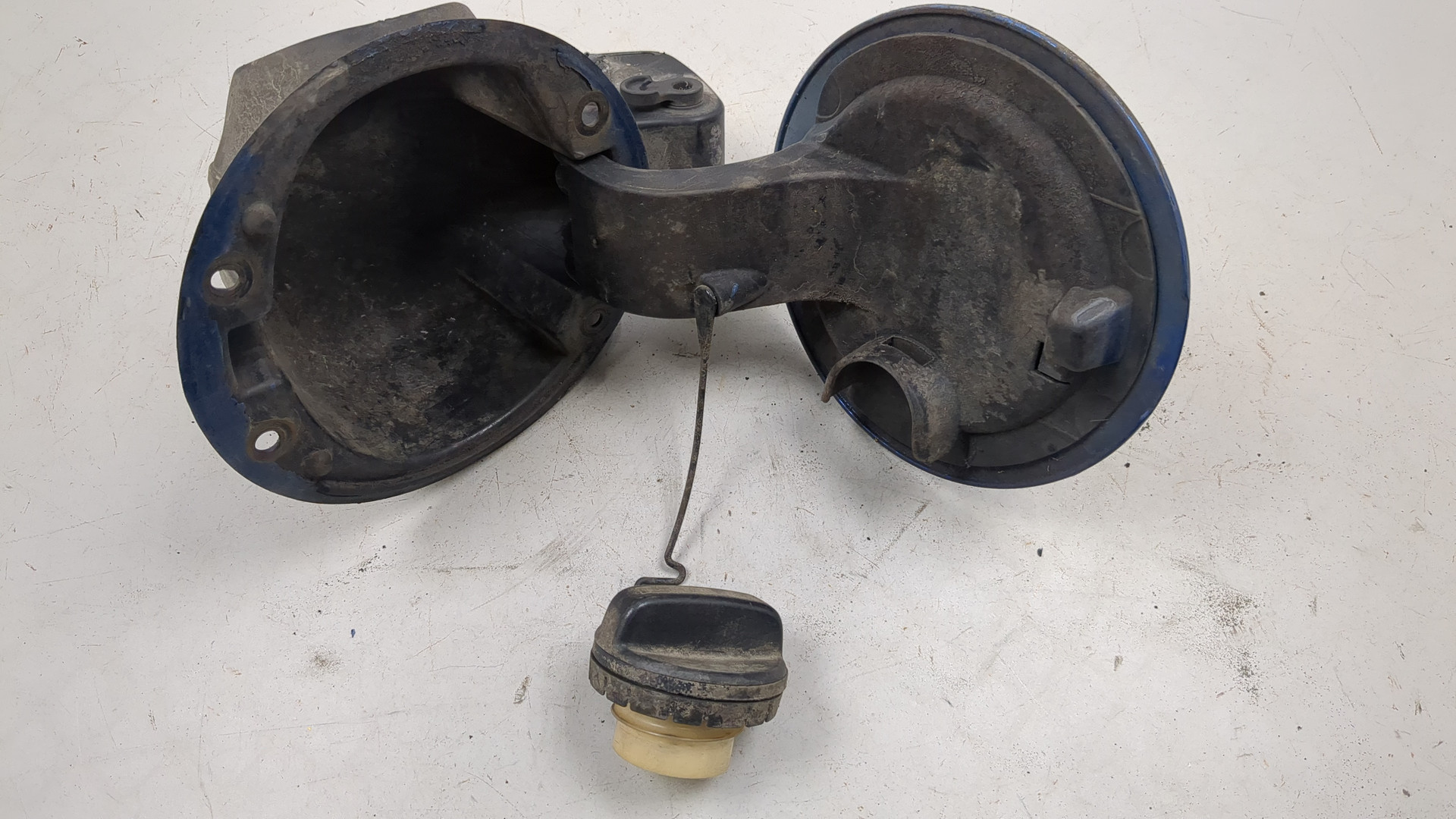 Лючок бензобака