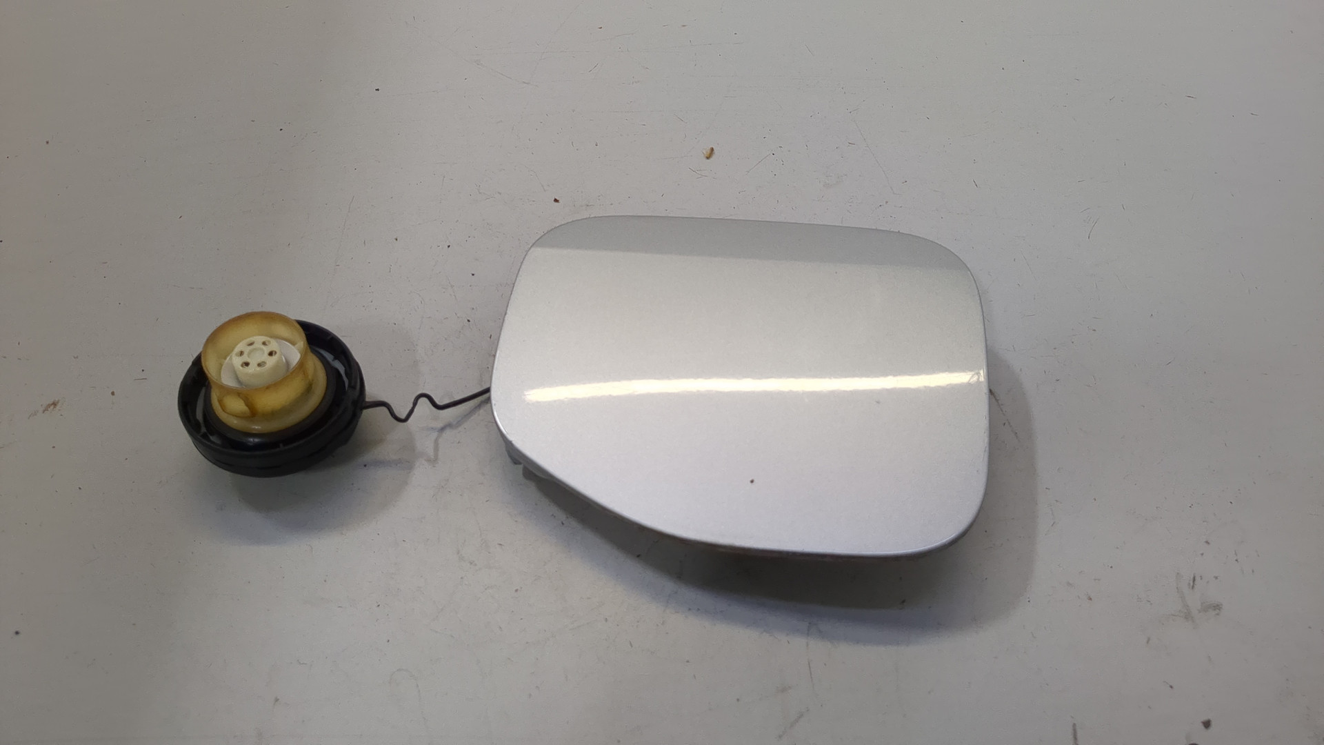 Лючок бензобака