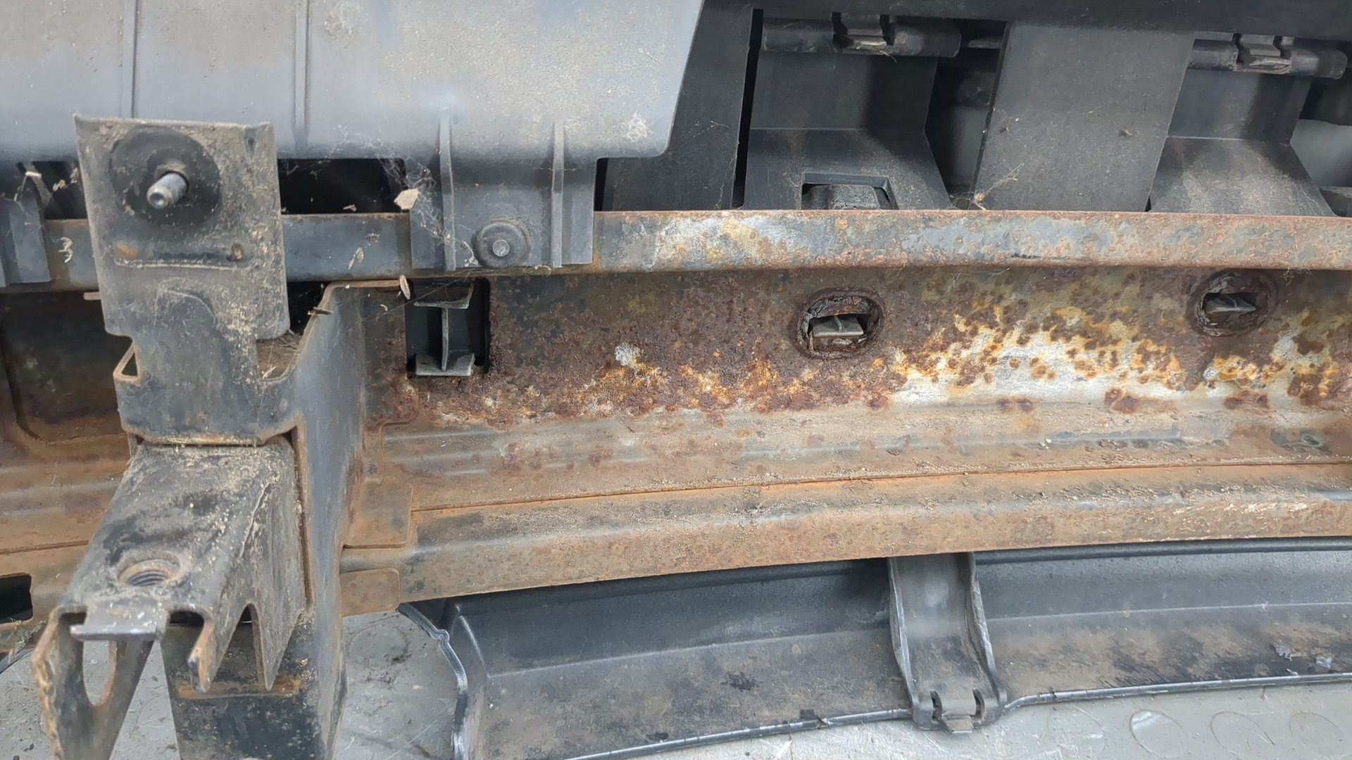 Бампер задний