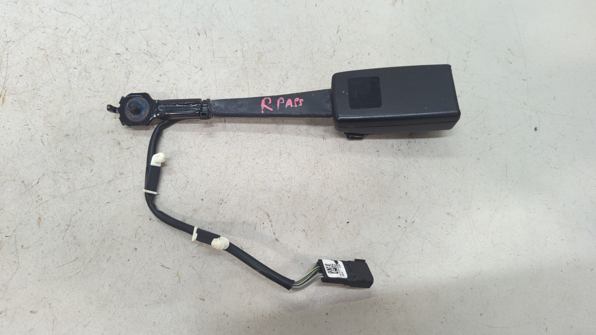 Ответная часть ремня безопасности