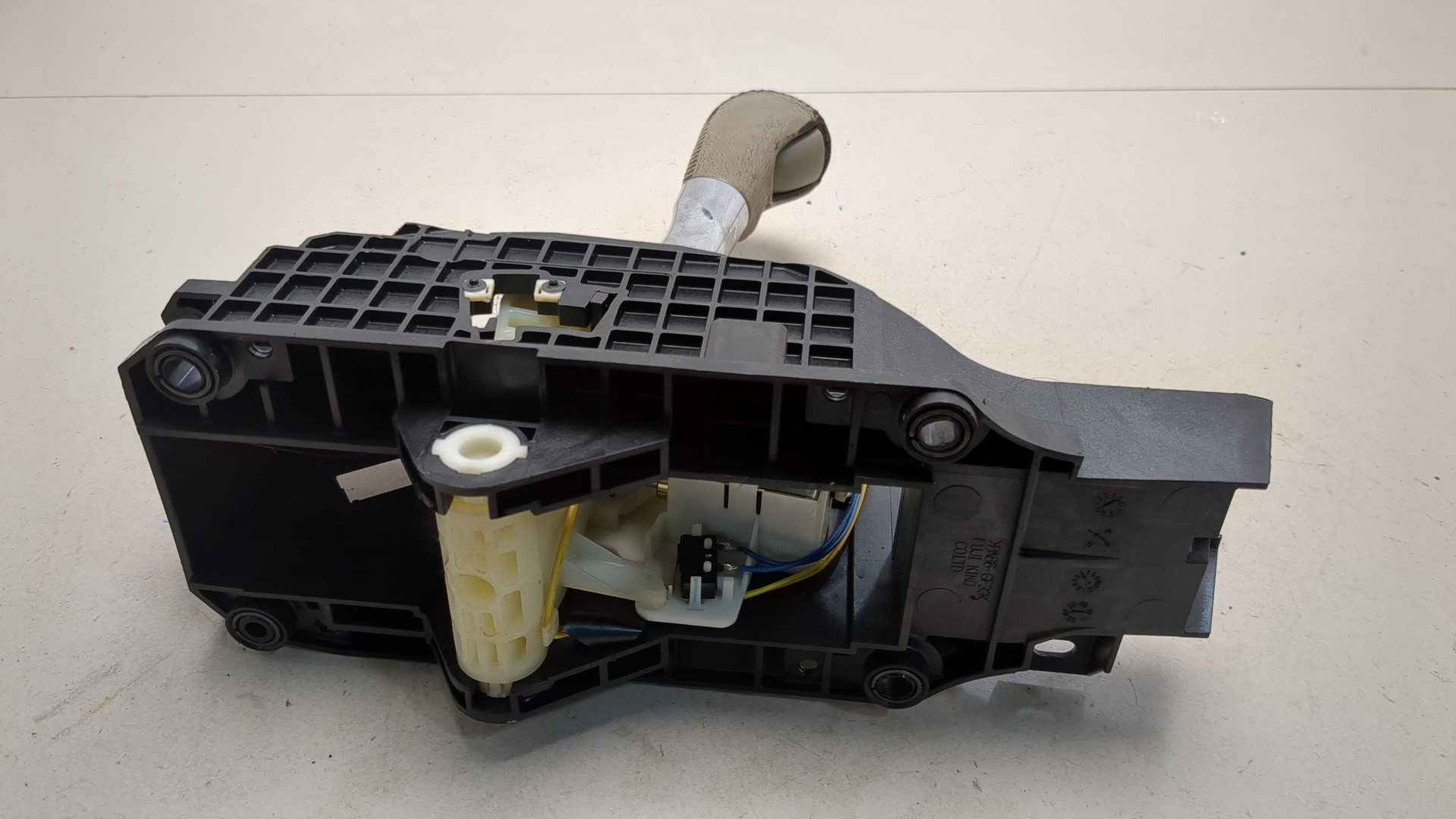 Кулиса МКПП / АКПП