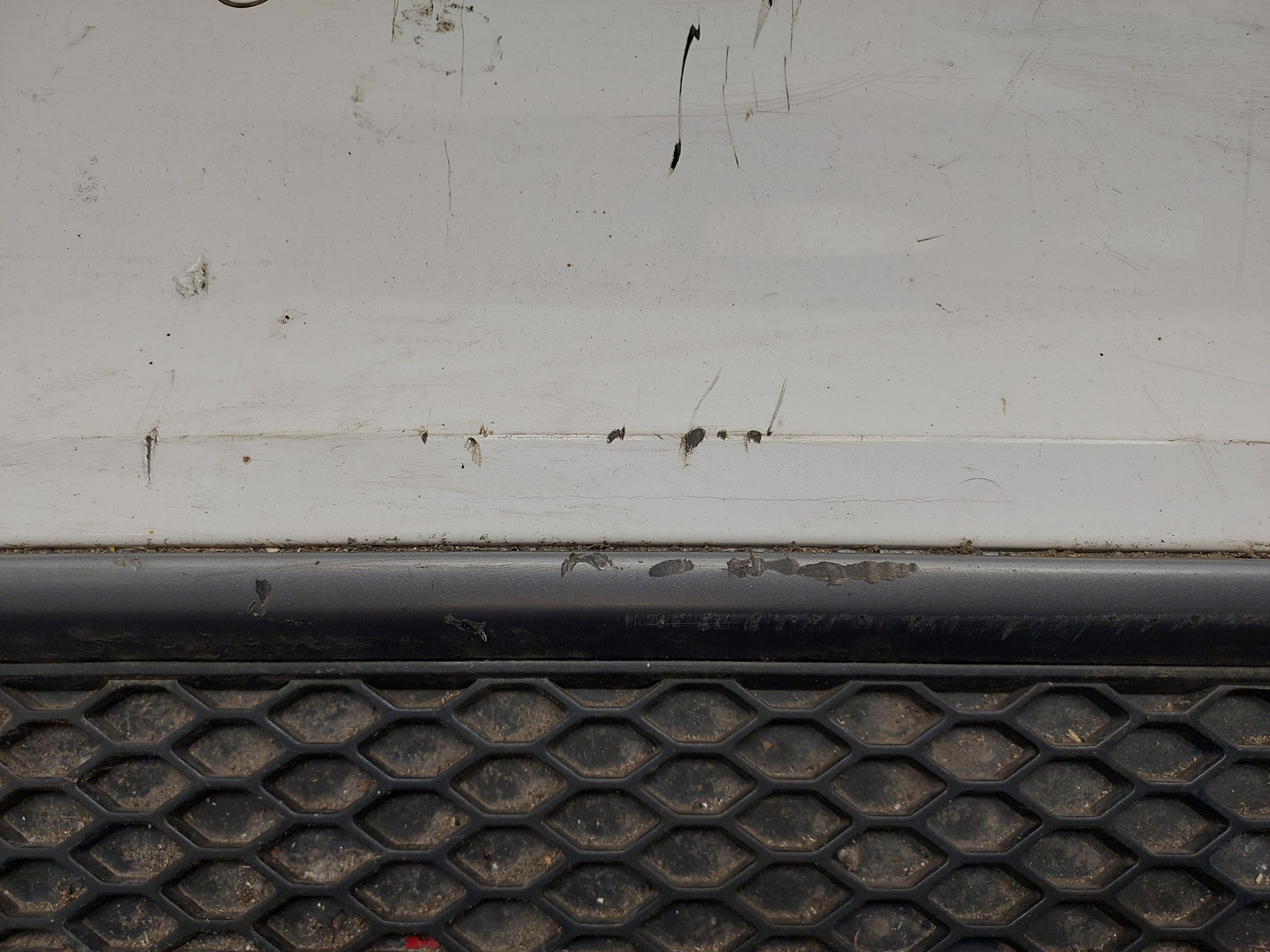 Бампер задний