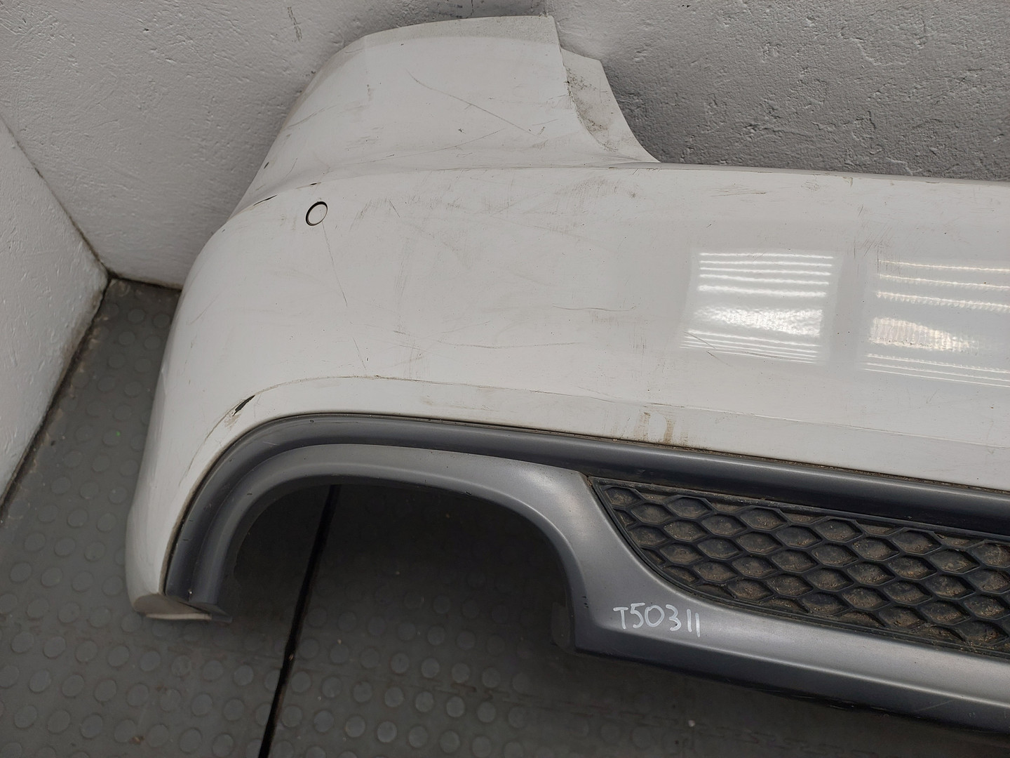 Бампер задний