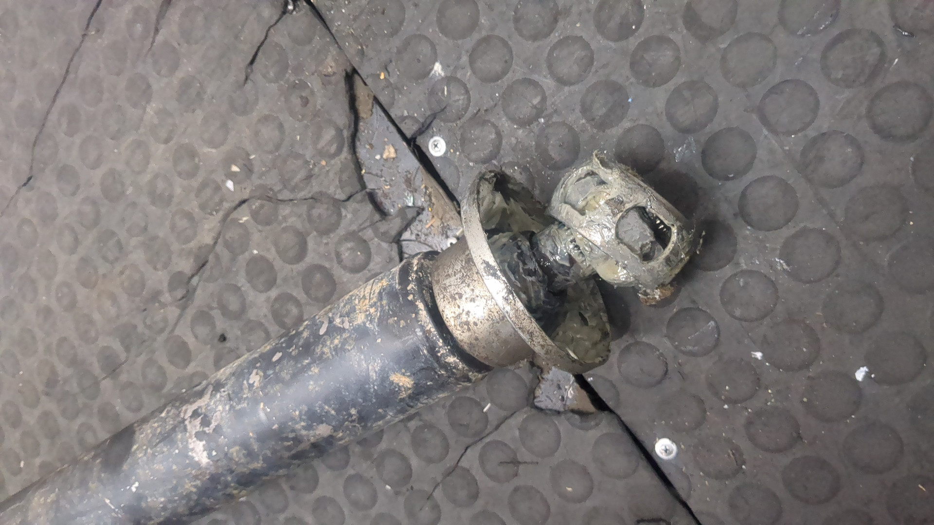 Вал карданный задний