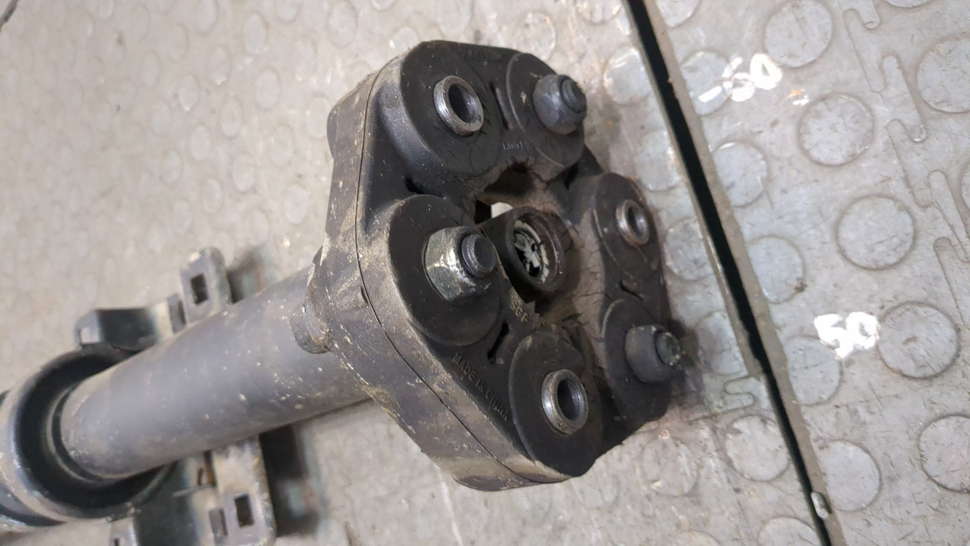 Вал карданный задний