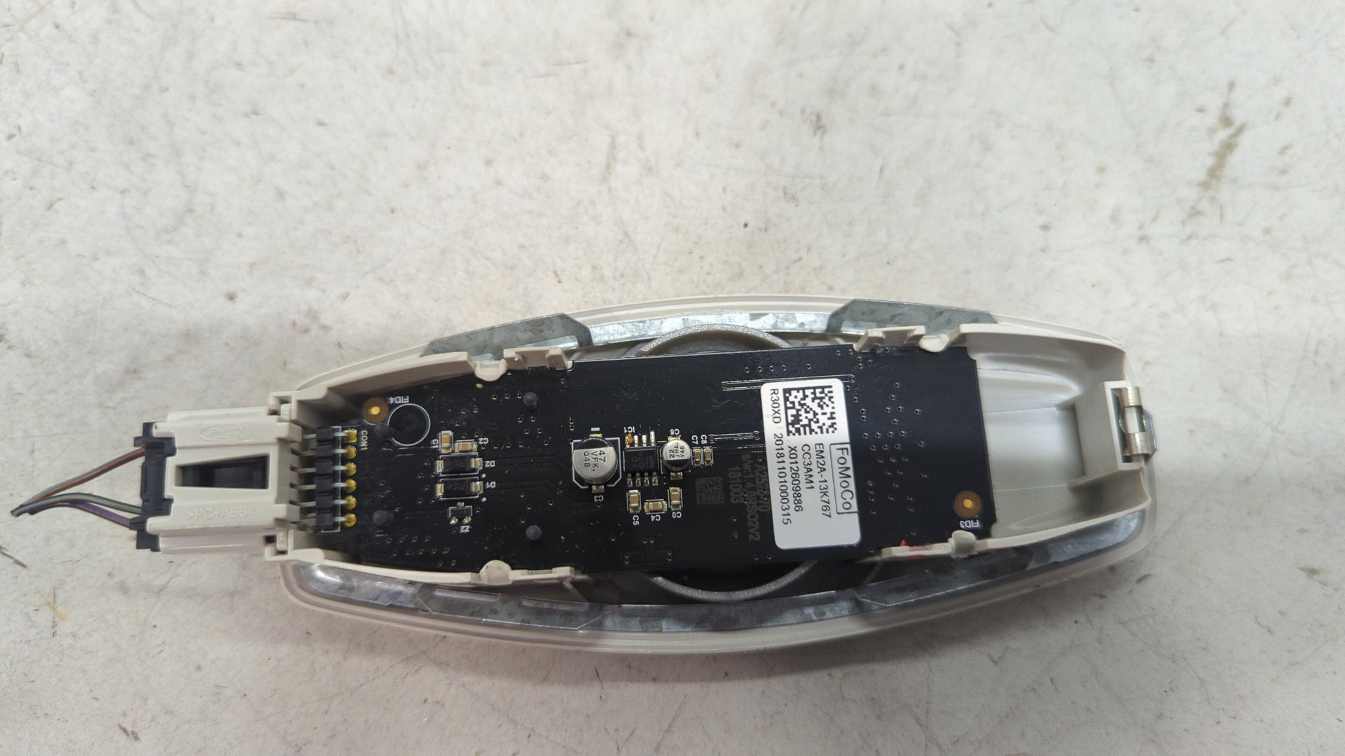 Плафон салонный