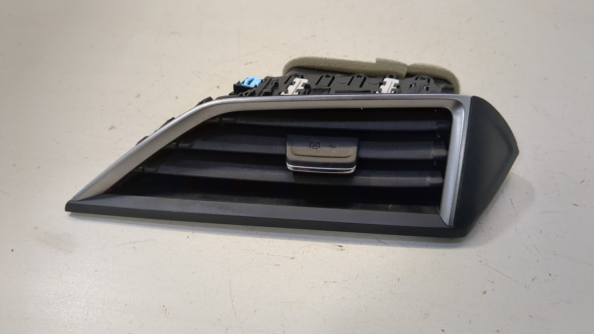 Дефлектор воздушный