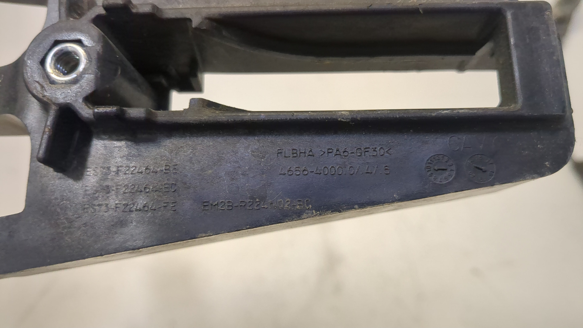 Кронштейн ручки