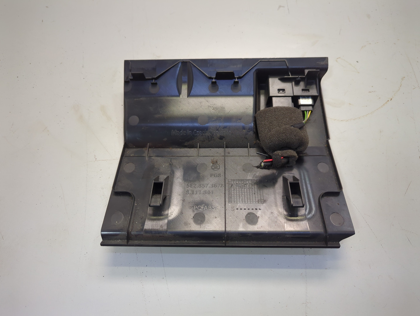 Гнездо AUX / USB IN