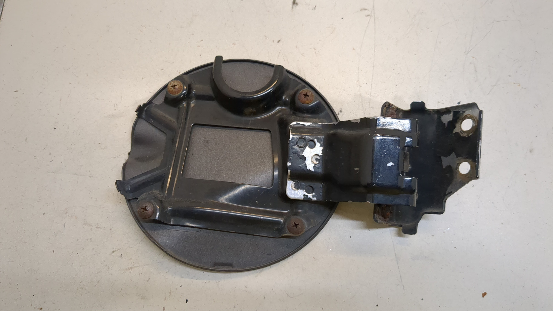 Лючок бензобака