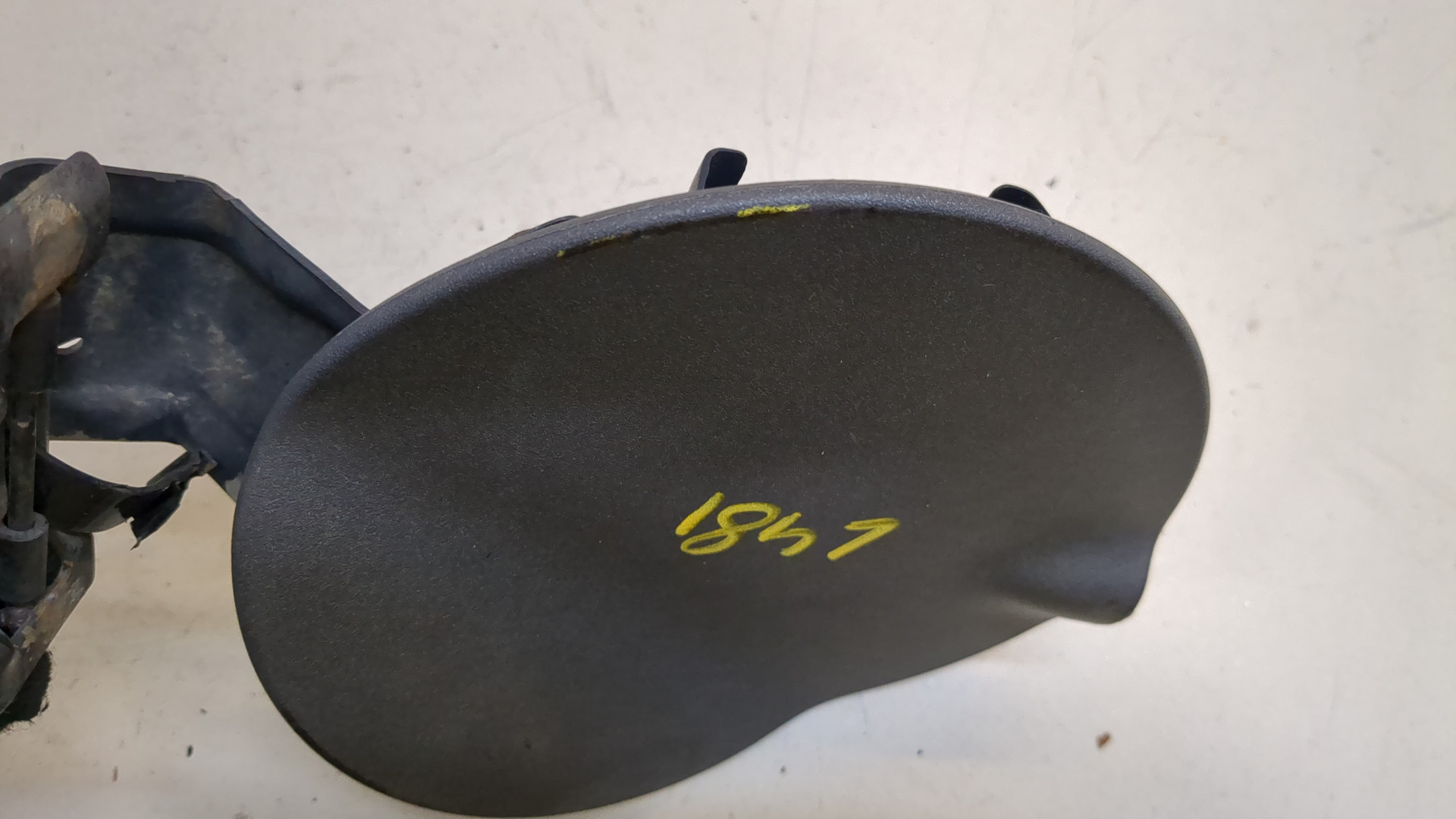 Лючок бензобака