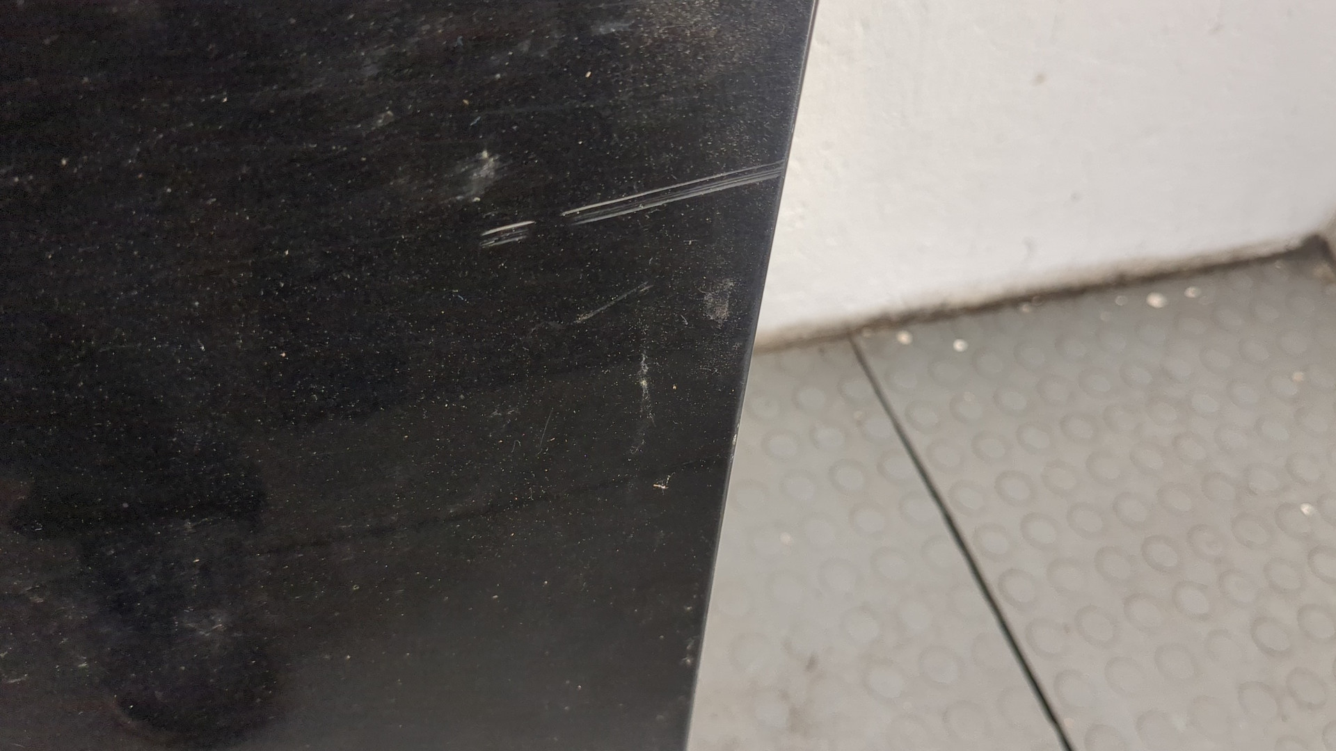 Дверь передняя левая