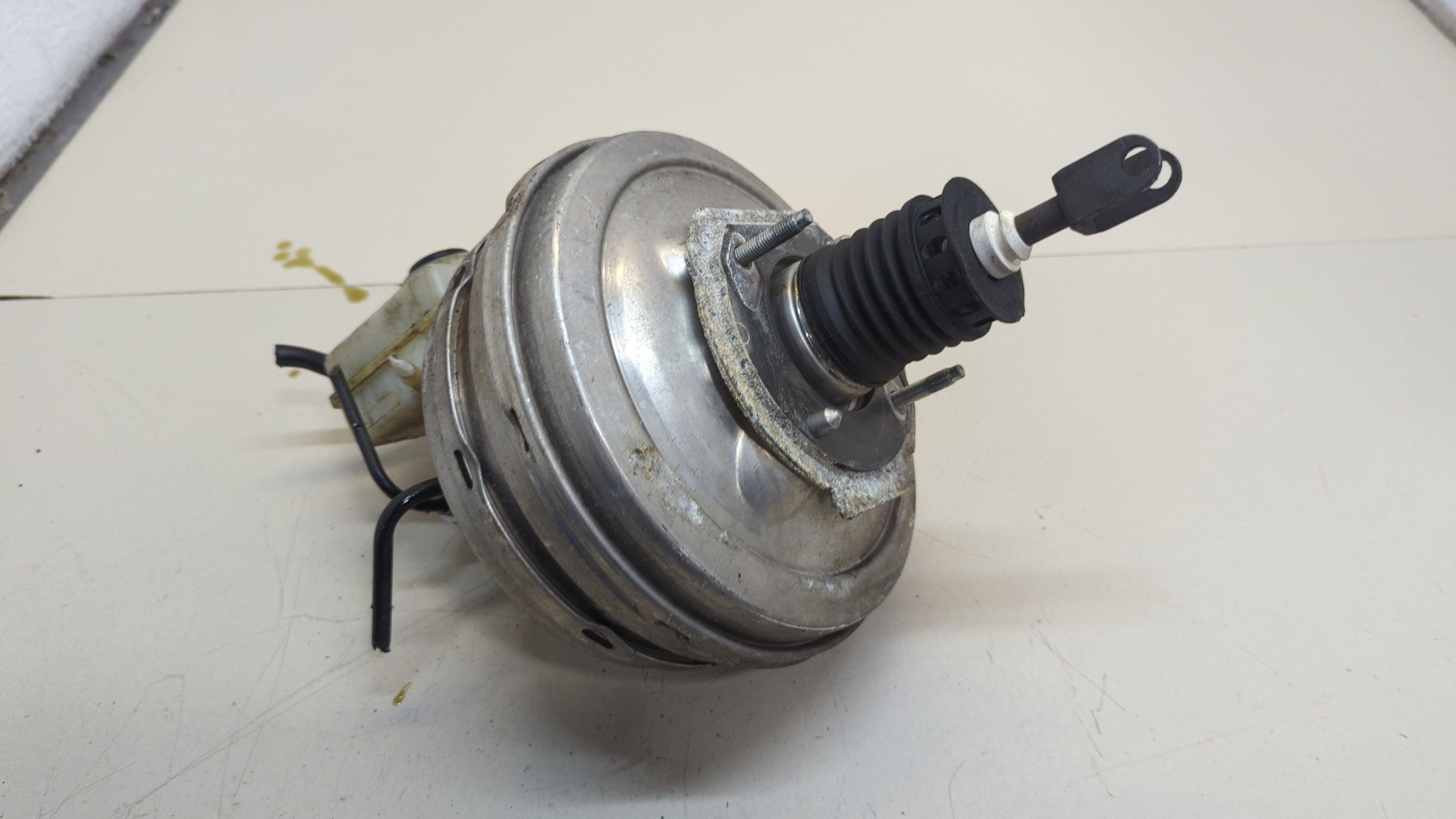 Цилиндр тормозной главный