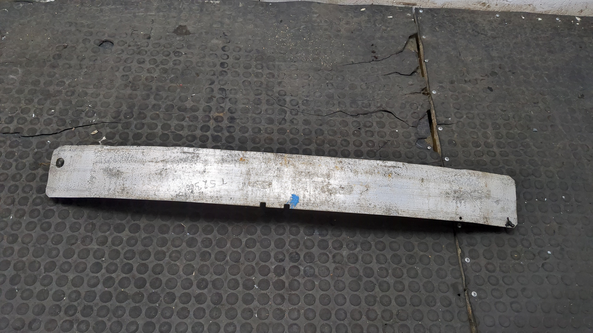 Усилитель переднего бампера