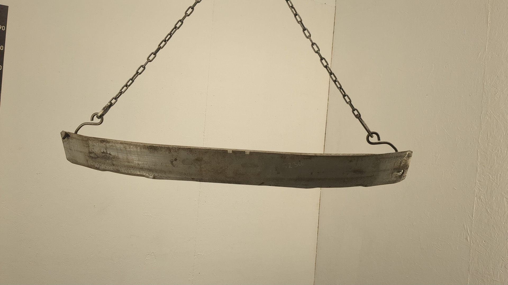 Усилитель переднего бампера