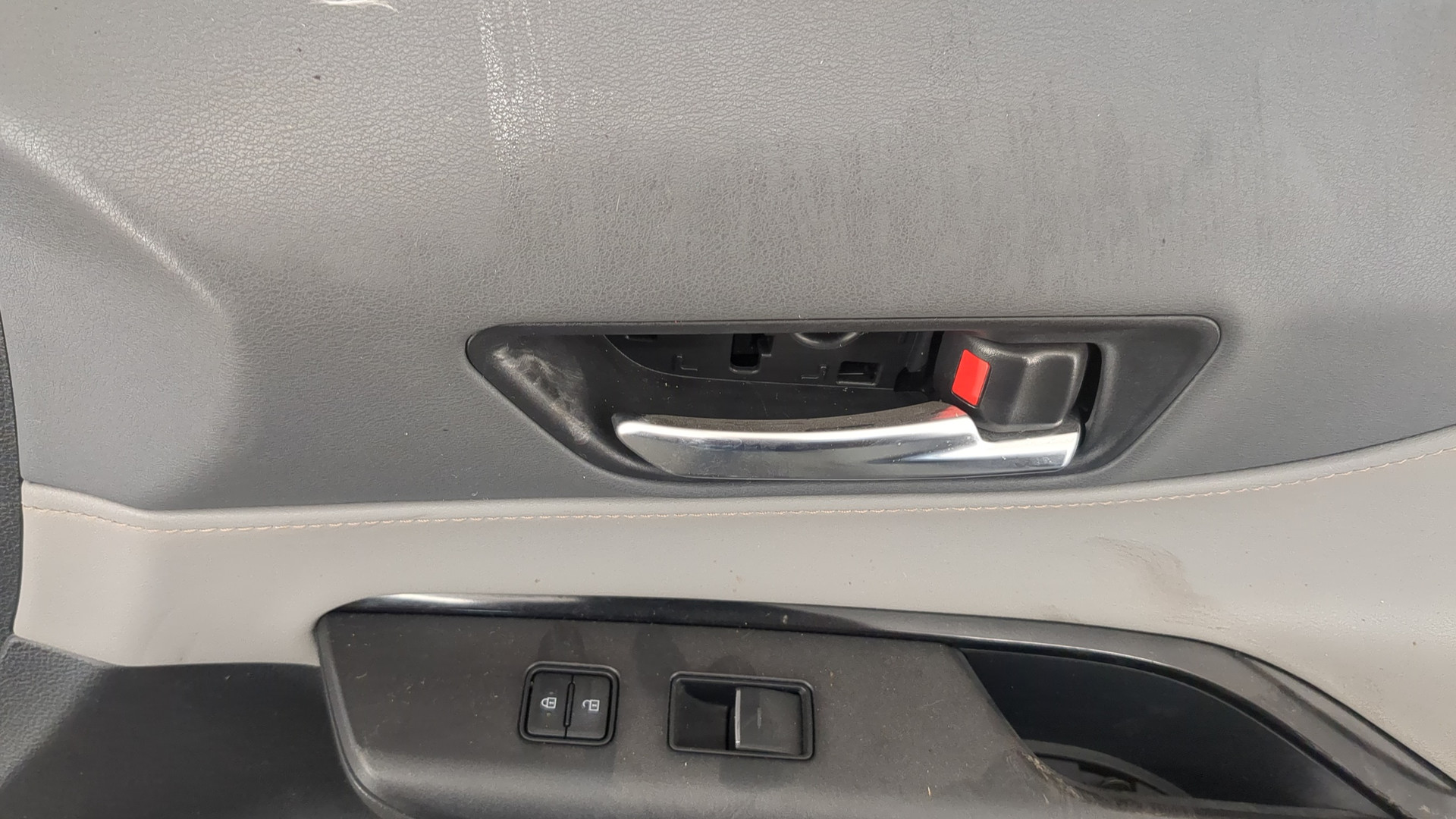 Дверь передняя правая