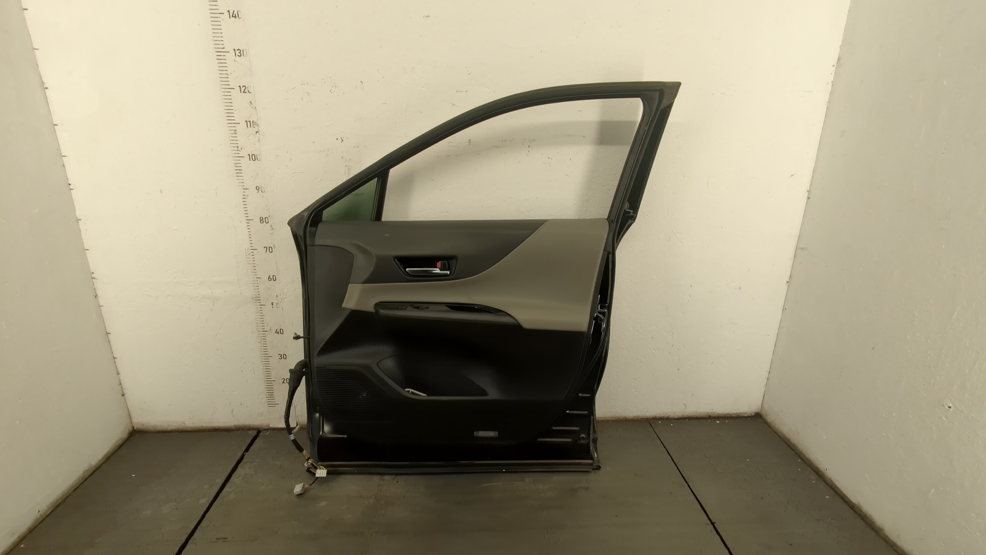 Дверь передняя правая