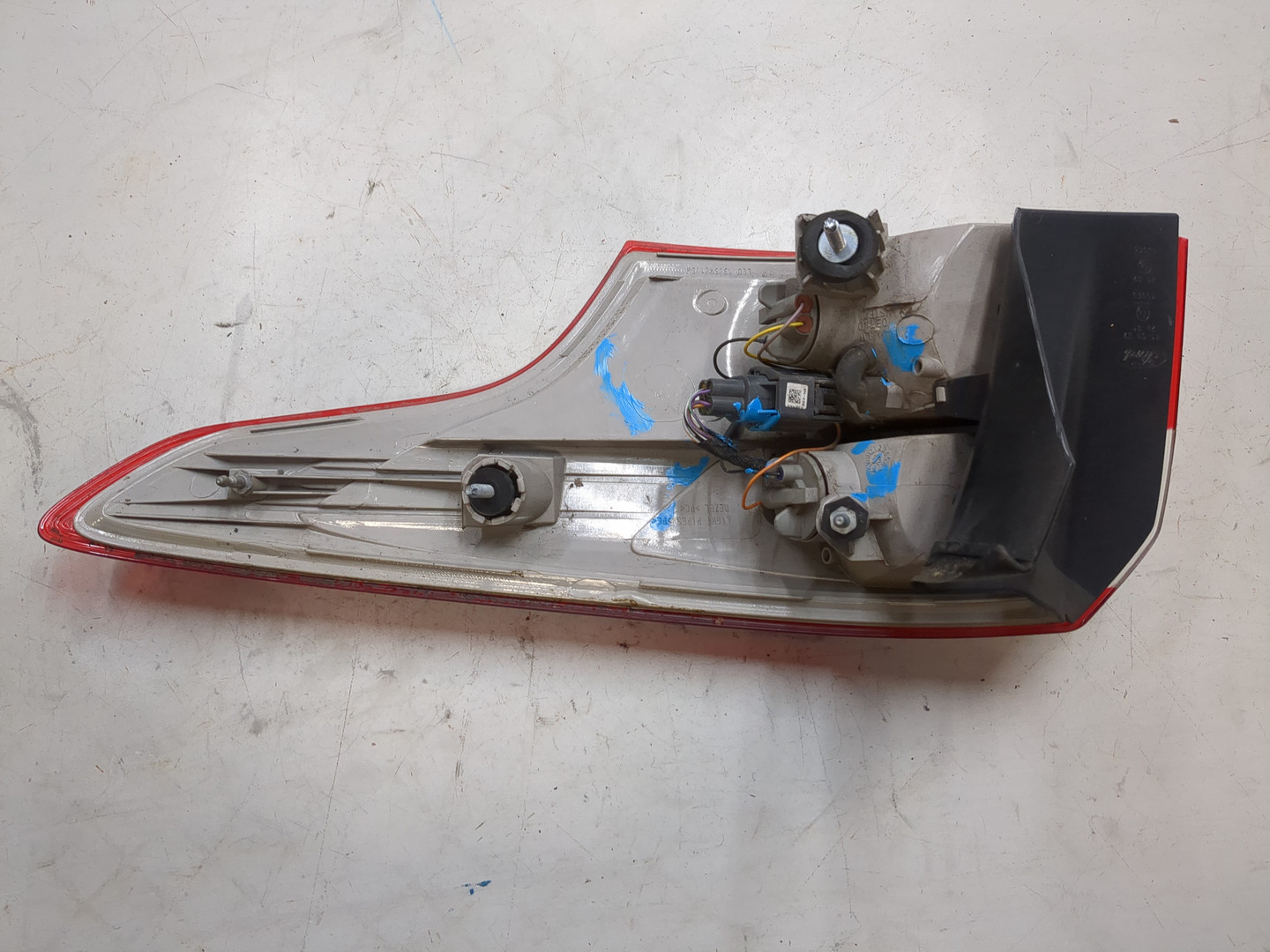 Фонарь задний левый