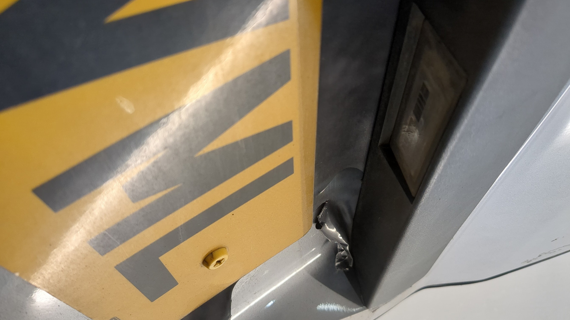 Дверь багажника левая