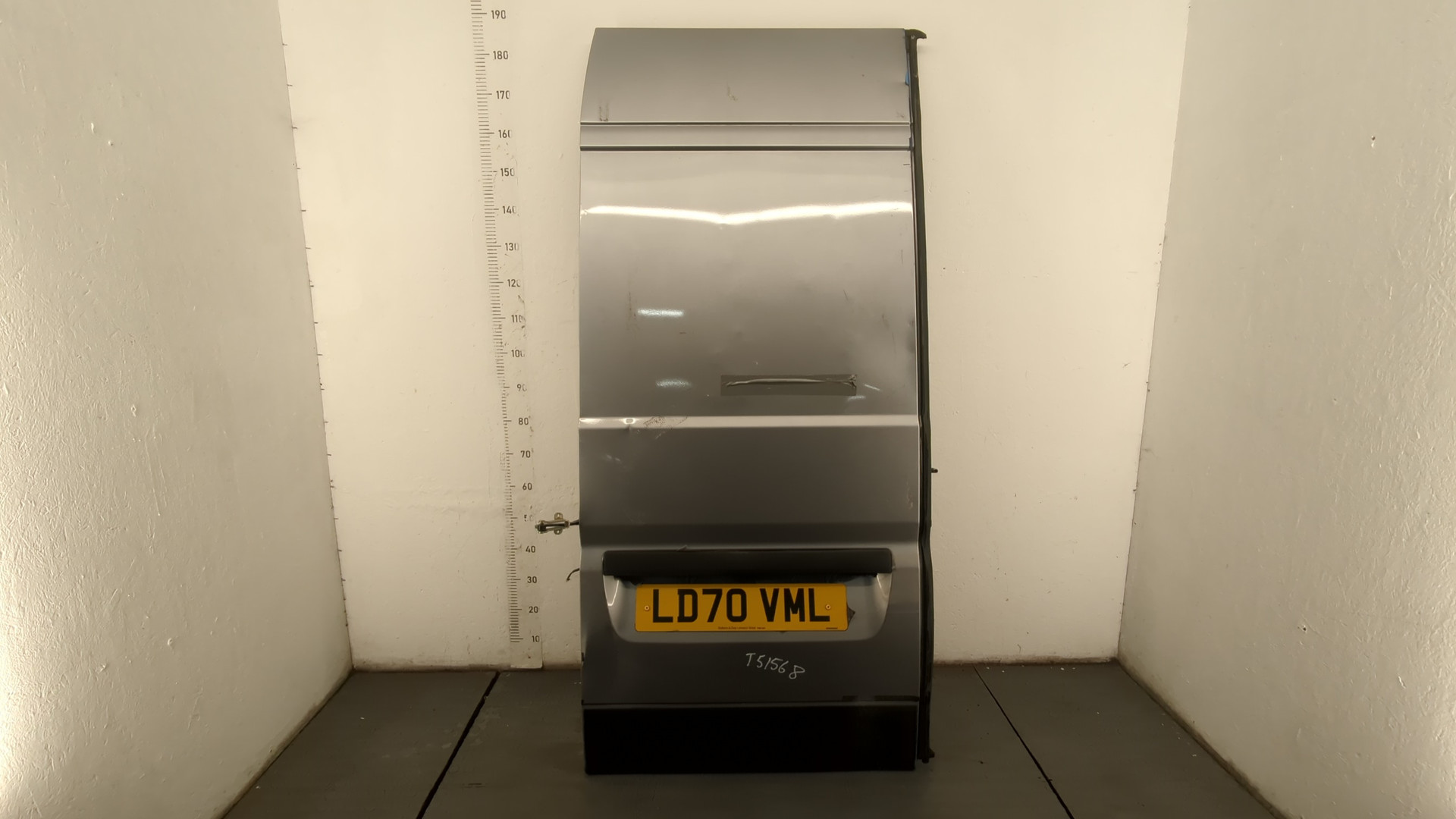 Дверь багажника левая