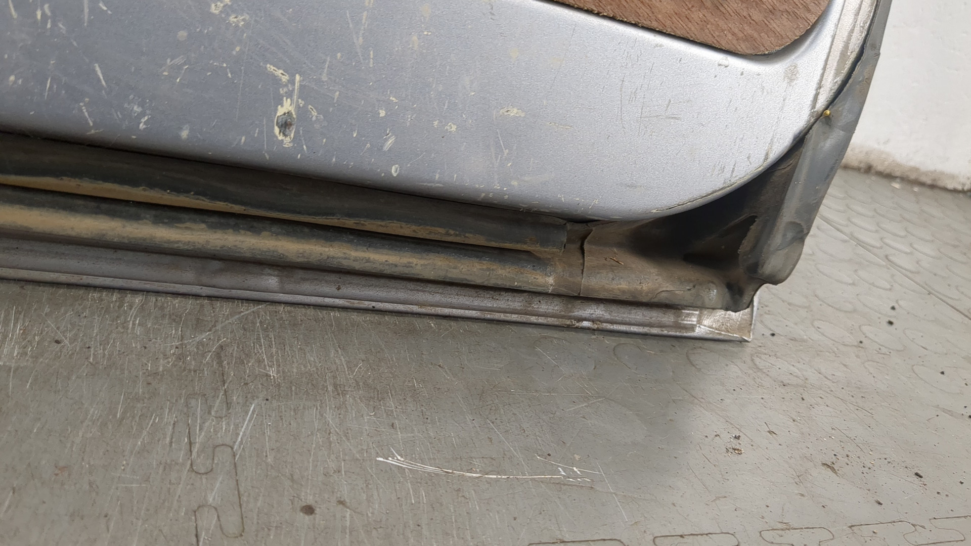 Дверь багажника левая