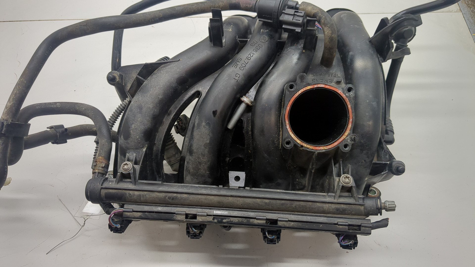 Коллектор впускной