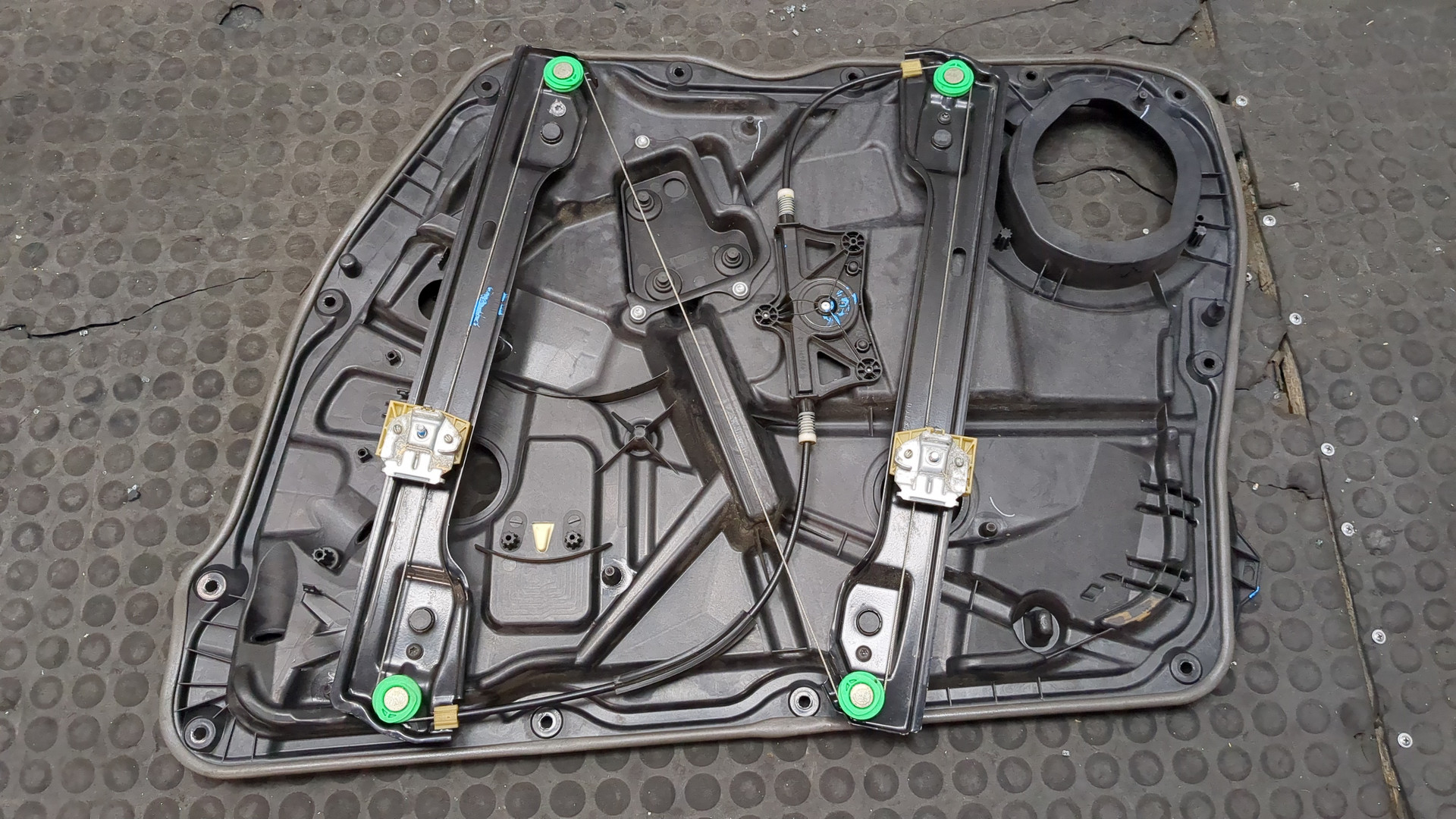 Стеклоподъемник электр. передний левый