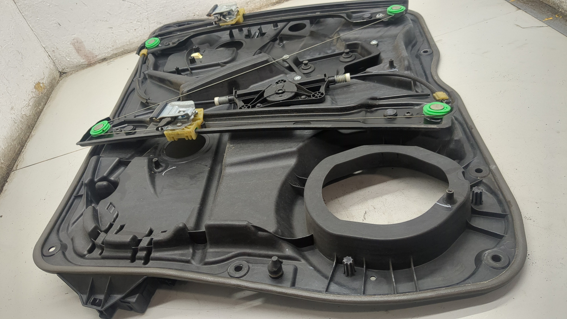 Стеклоподъемник электр. передний левый